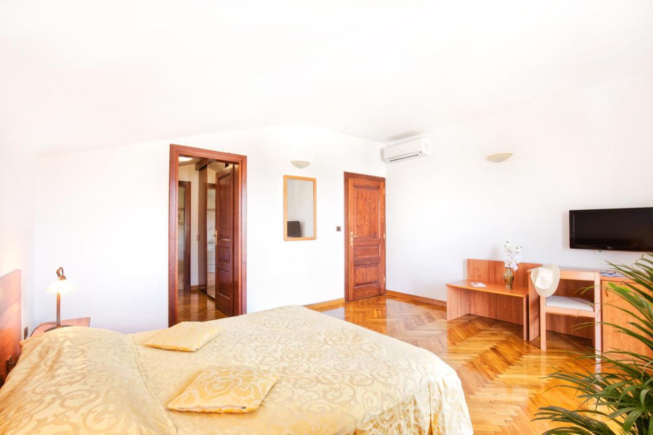 Villa Sveta Eufemija Bed end Breakfast I Rovinj Exteriör bild